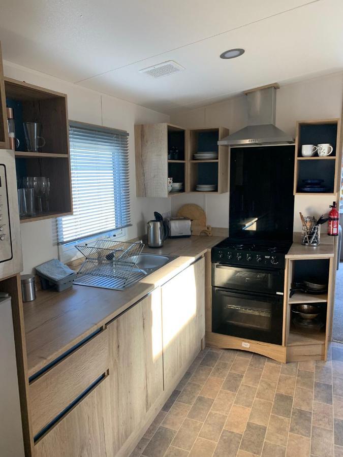 Mv7 Suffolk Sands Holiday Park Felixstowe Bagian luar foto
